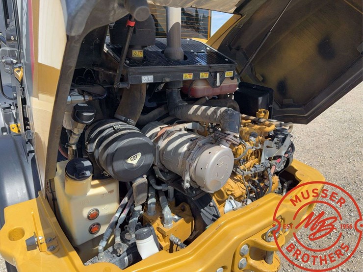 2016-caterpillar-906m-image-31