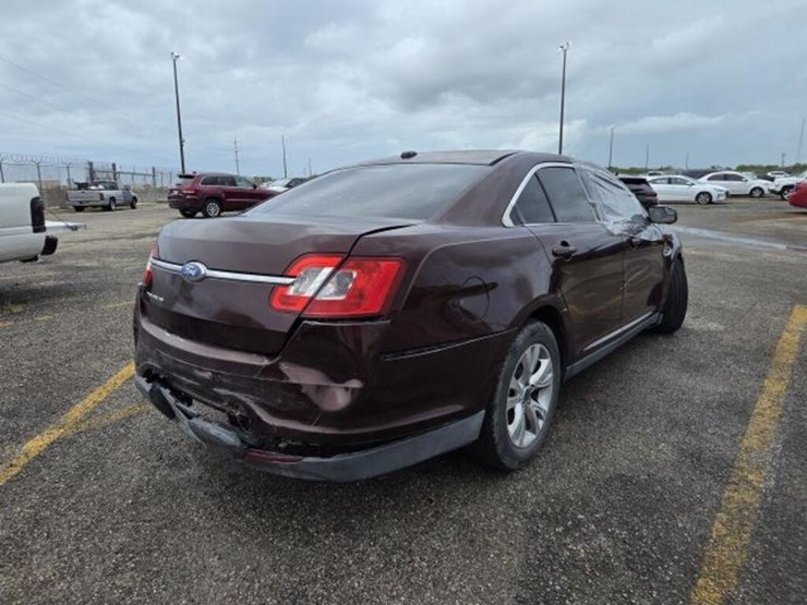 12-ford-4d-1fahp2ew2cg137501-s.t.-image-3