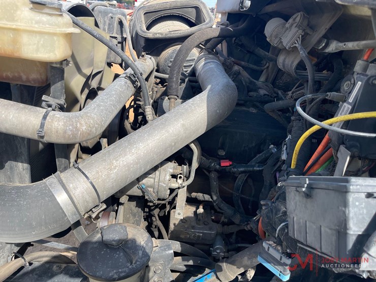 2005-international-7600-t/a-box-truck-image-18