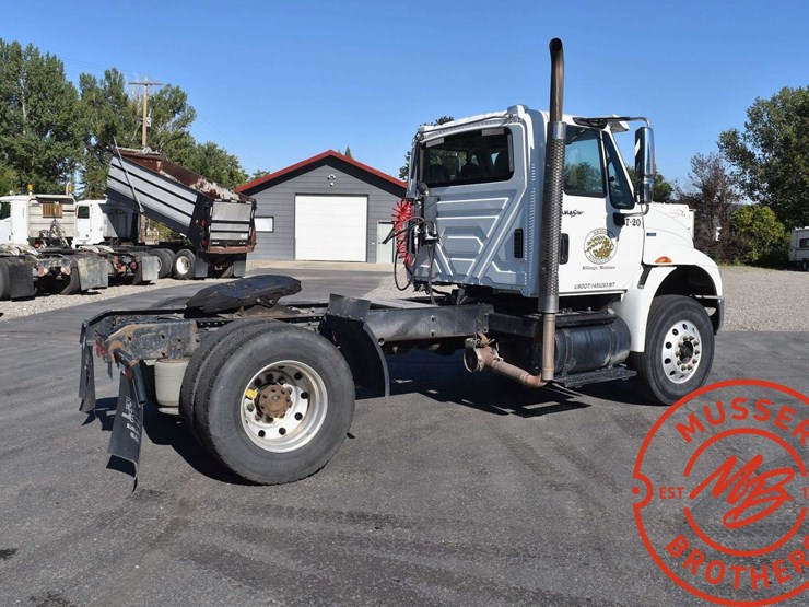 2009-international-durastar-truck-image-7