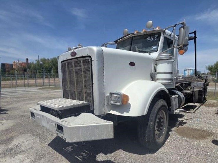 2019-peterbilt-367-image-1