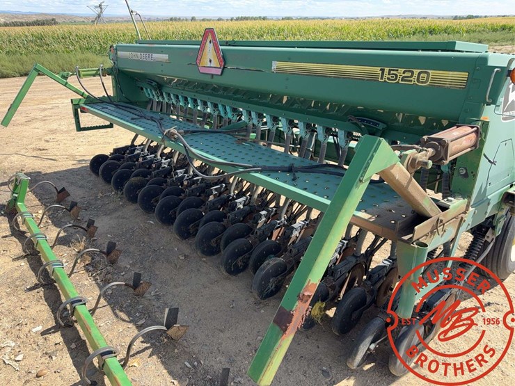 john-deere-1520-image-7