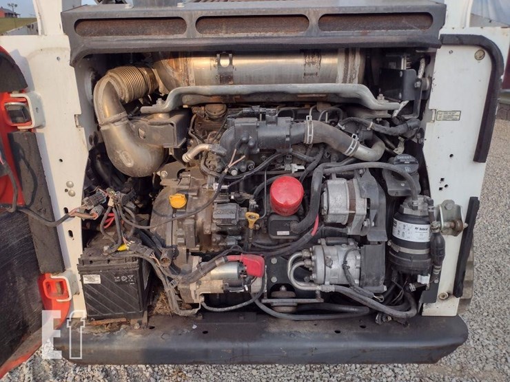 2020-bobcat-t770-image-32