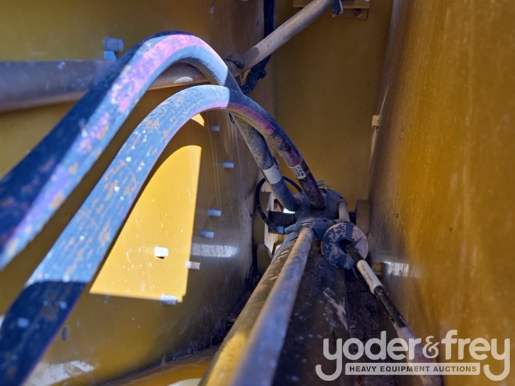 2019-caterpillar-299d2-image-29