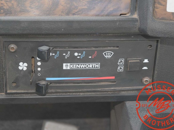 1999-kenworth-t800b-image-38