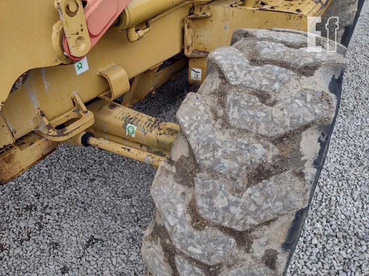 2005-caterpillar-430d-image-22