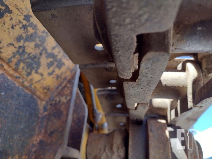 john-deere-350-image-22