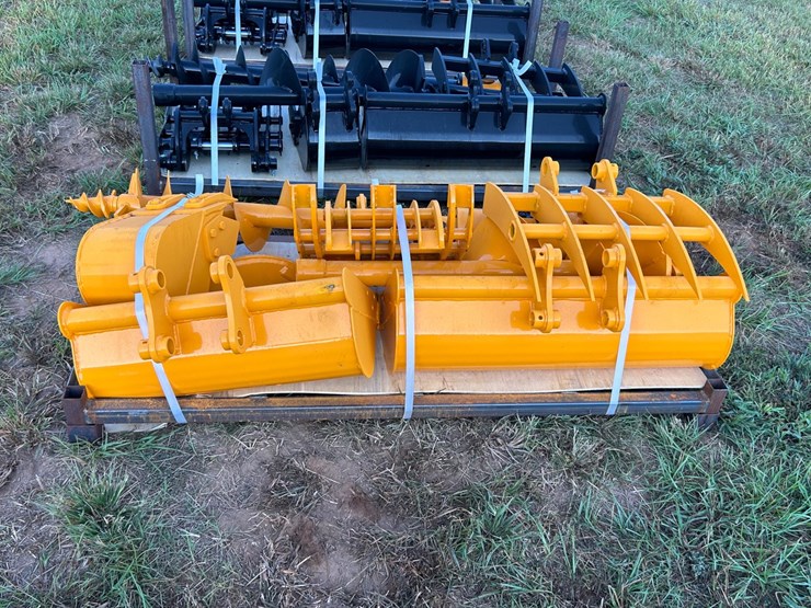 #107-•-cat-301-excavator-attachment-set-image-1