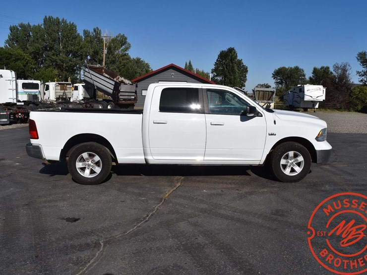 2020-ram-1500-slt-image-8