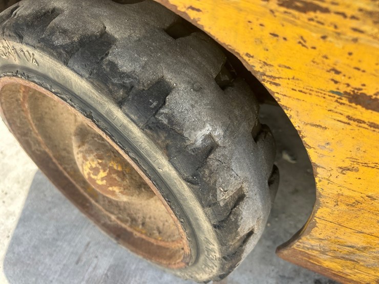 caterpillar-422s-image-39