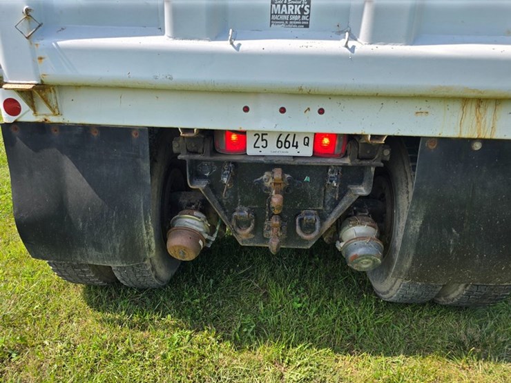 1995-ford-l8000-image-5
