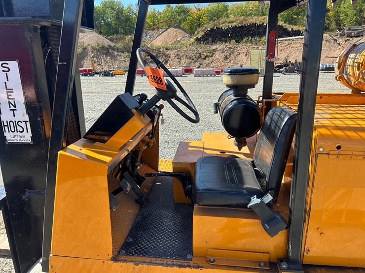 #5628-•-forklift-image-46