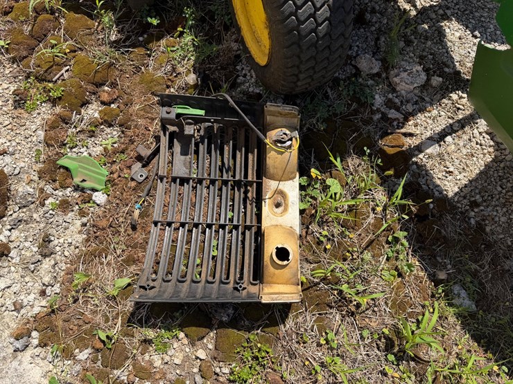 john-deere-345-image-5