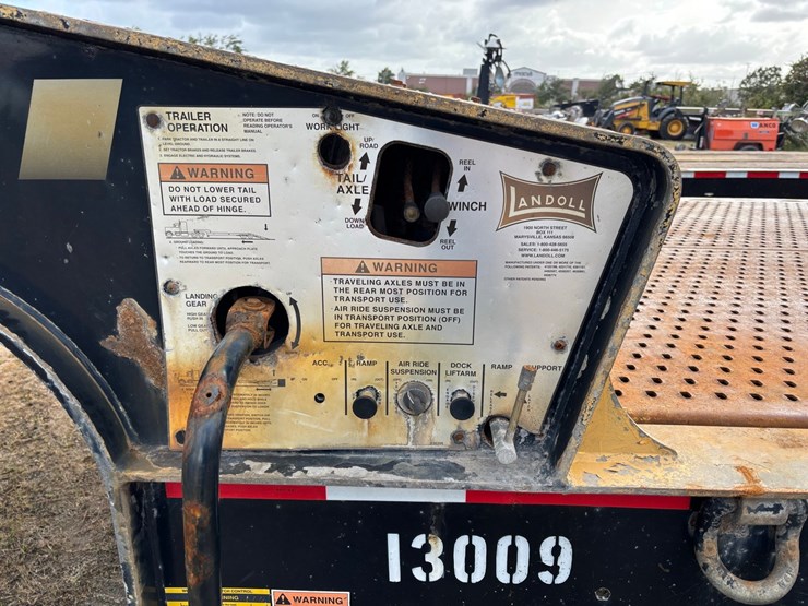 2015-landoll-930-image-7