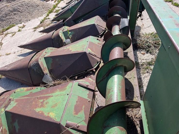 john-deere-444-image-13