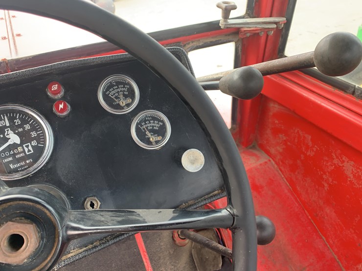1976-versatile-850-image-28