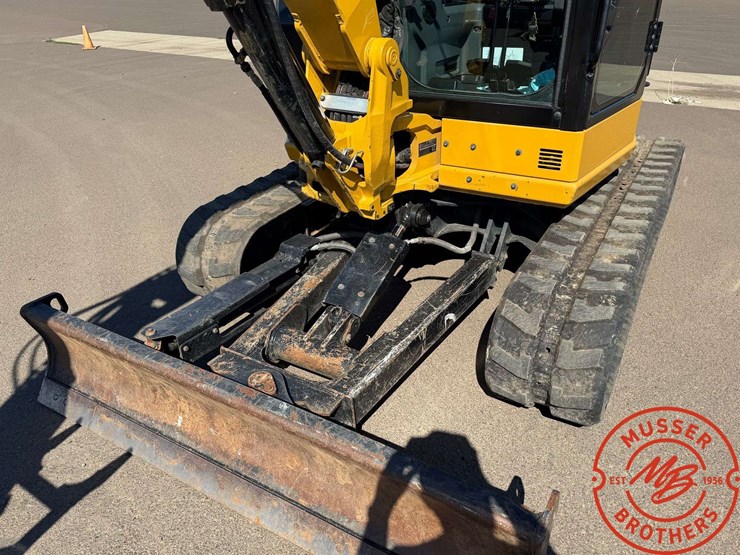 2023-caterpillar-305cr-image-7
