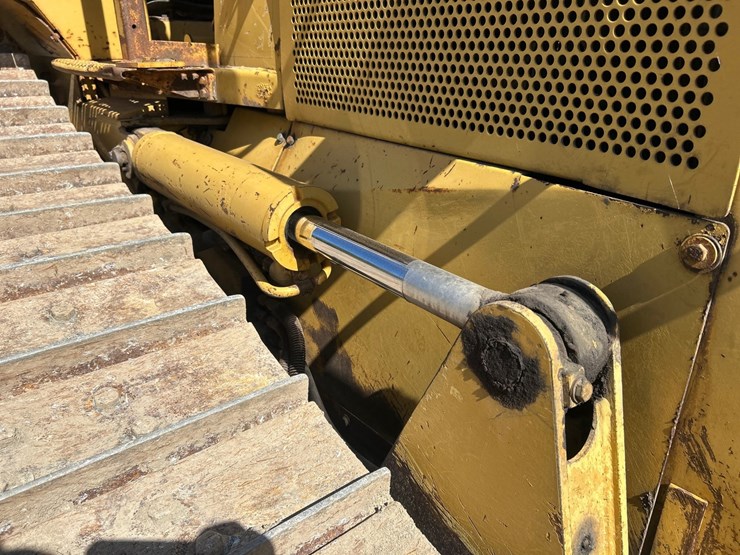 caterpillar-d6m-image-19