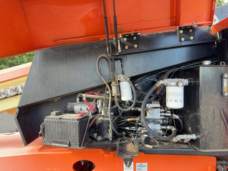 2017-jlg-600s-image-14