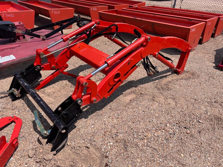 #46946-•-orange-mid-size-front-end-loader-with-accessories-image-4