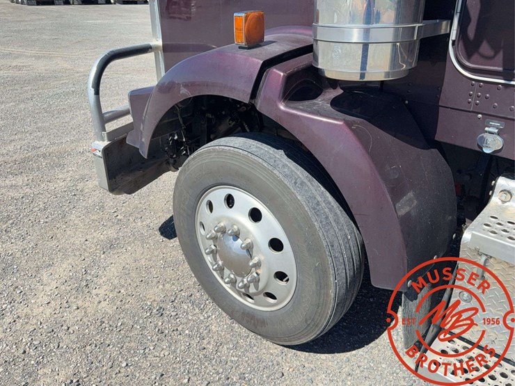 2009-kenworth-t800-image-18