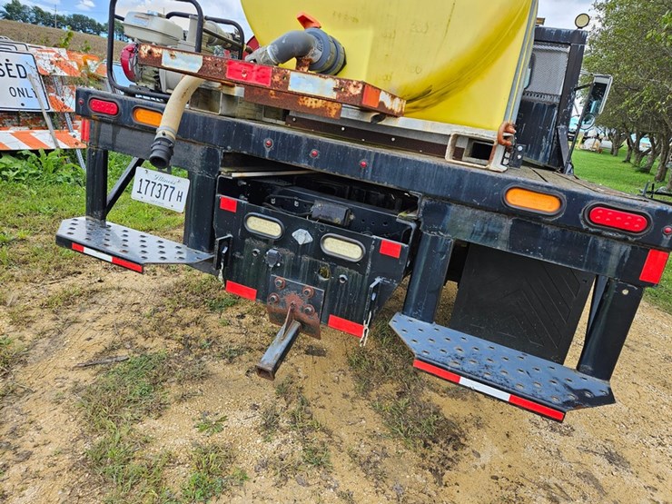 #2079-•-1988-international-water-truck-image-25