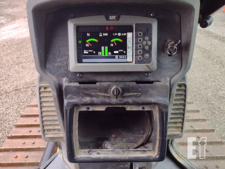 2015-caterpillar-d4k2-xl-image-7