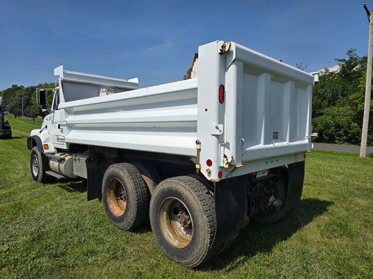 1995-ford-l8000-image-3