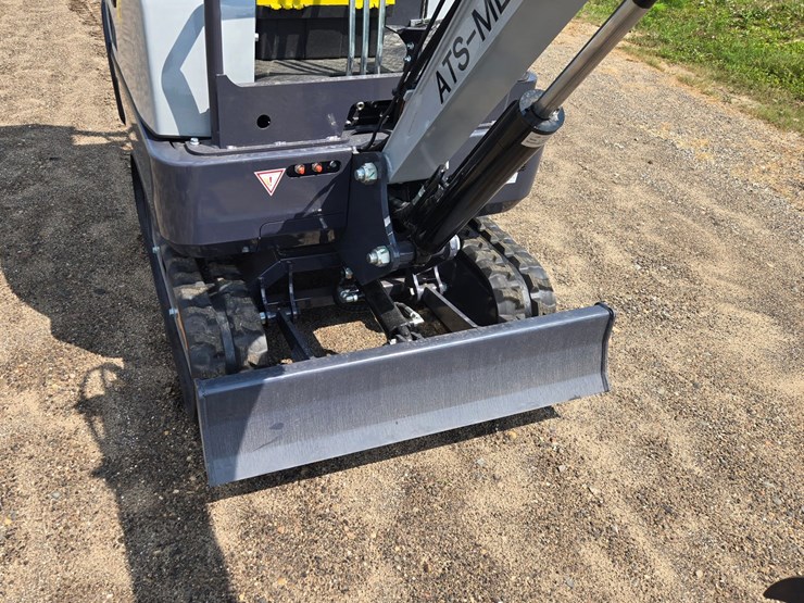 #2218-•-(edmore)me18-mini-excavator-(gas)-image-8