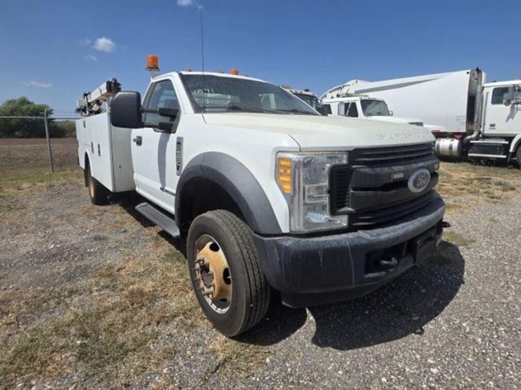 2017-ford-f550-image-2