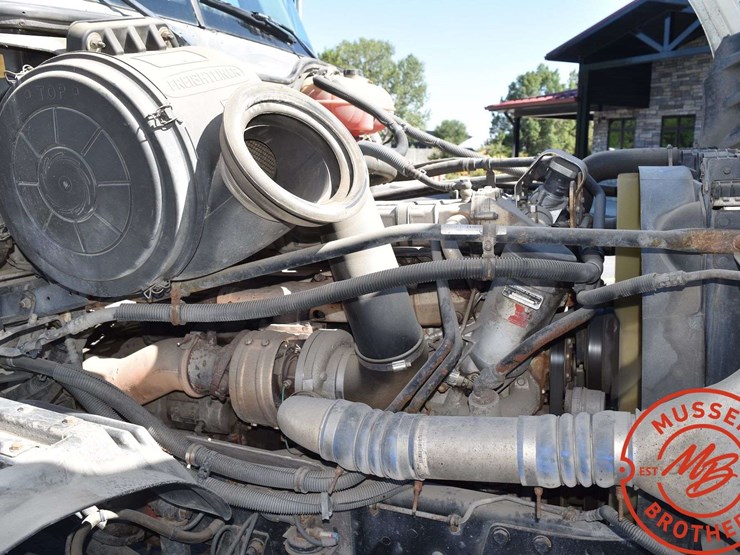 2006-freightliner-columbia-120-image-15