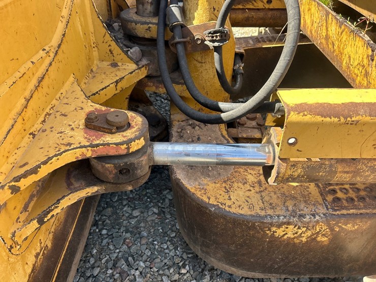 caterpillar-d6m-image-20