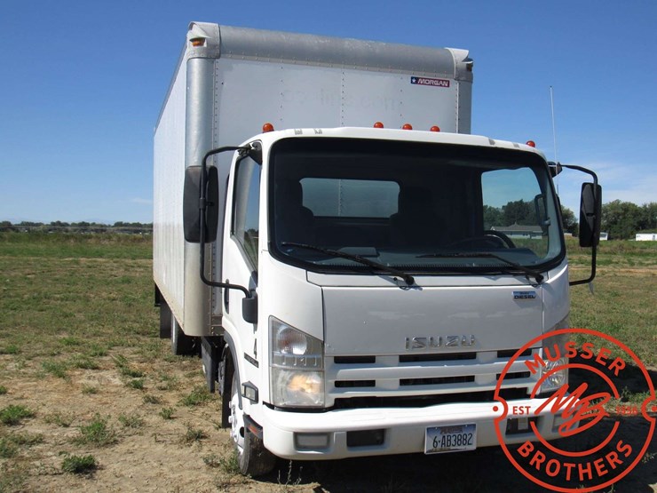 2014-isuzu-npr-image-6
