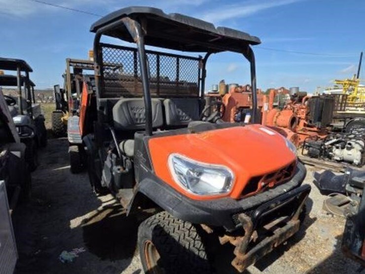 2023-kubota-rtvx900g-image-2