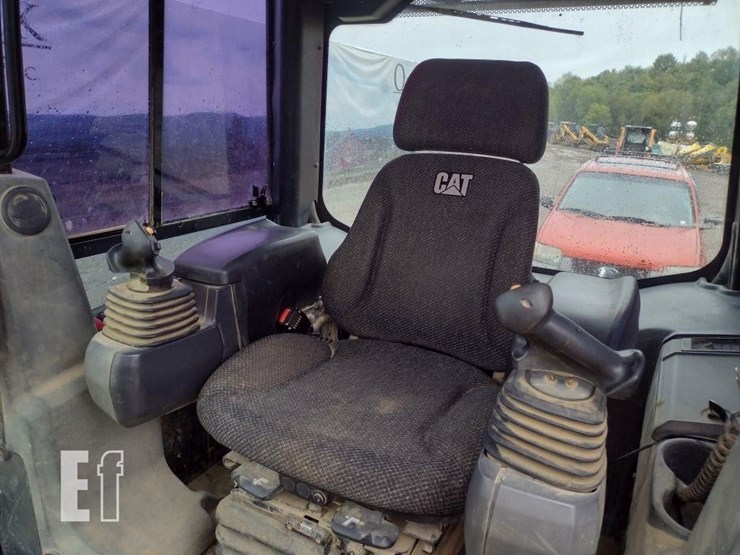 2015-caterpillar-d4k2-xl-image-12