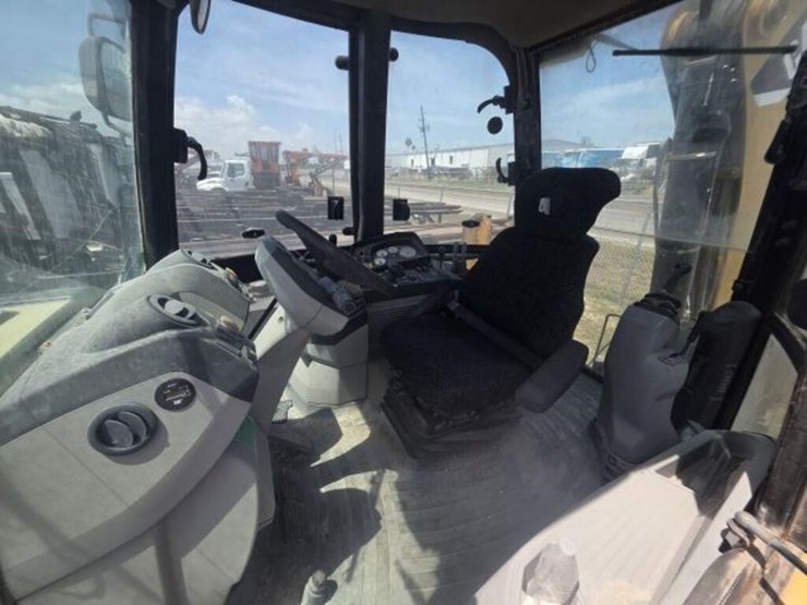 2008-caterpillar-450e-image-5