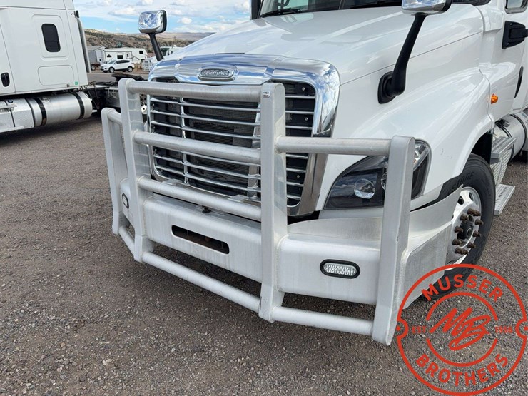 2018-freightliner-cascadia-image-24