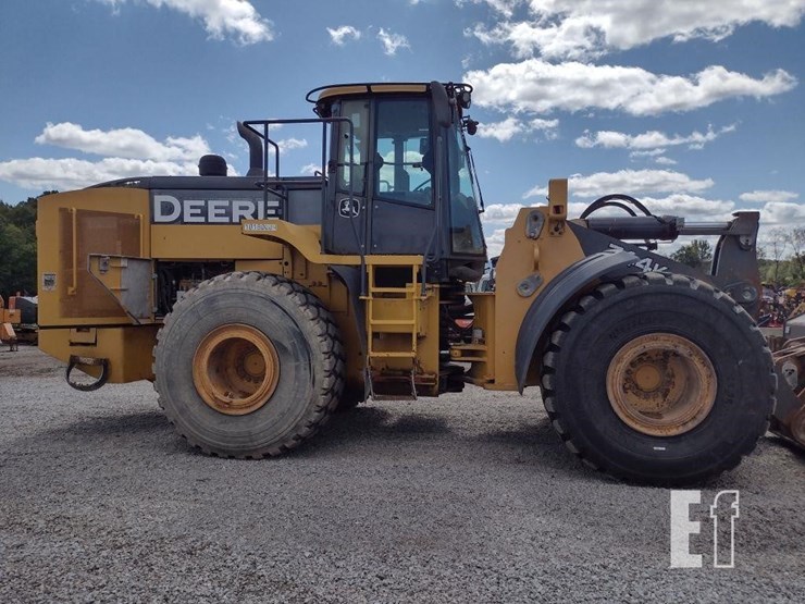 2019-deere-744kii-image-26