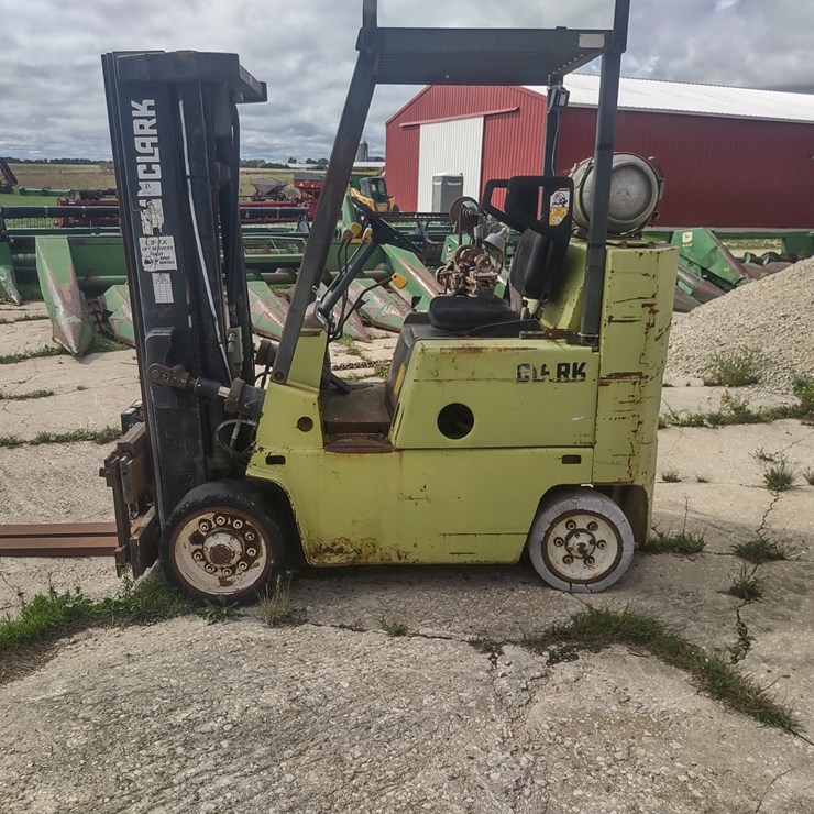 #2479 • Clark Forklift