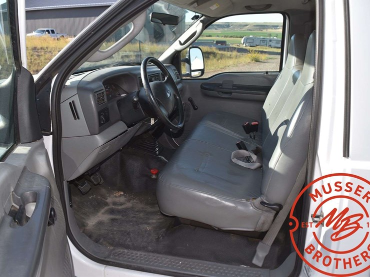 2002-ford-f350-xl-image-26