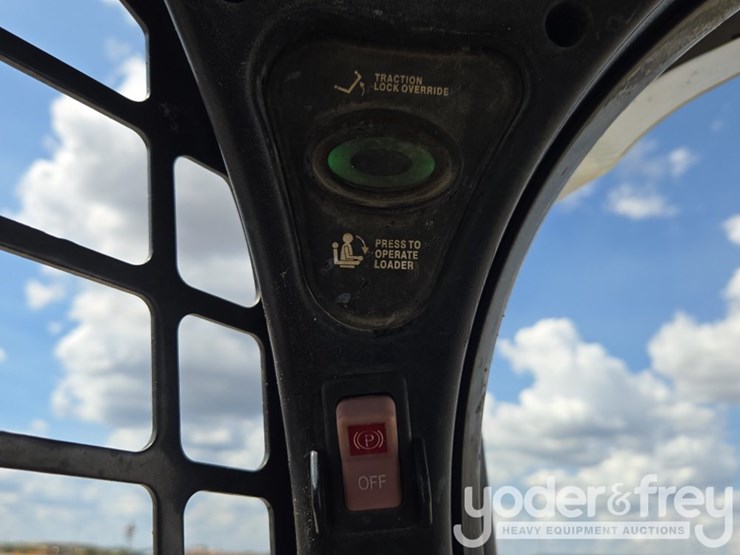2016-bobcat-t590-image-49