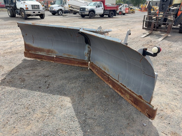 holms-14’-power-angle-v-plow-image-1