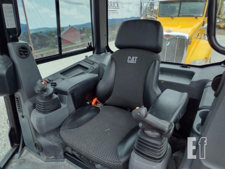 caterpillar-d1-image-11