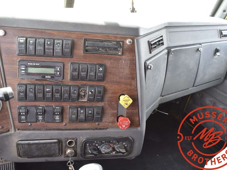 2001-western-star-4964ex-image-40