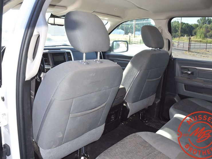 2020-ram-1500-slt-image-31