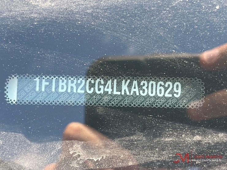 2020-ford-transit-250-van-image-19