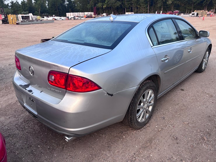#41390-•-2011-buick-lucerne-|-for-parts/repairs-image-3