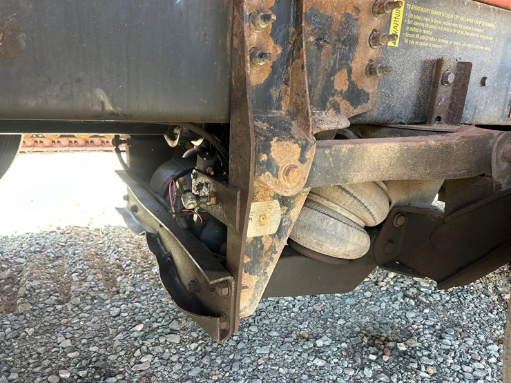 2020-international-hv613-image-29