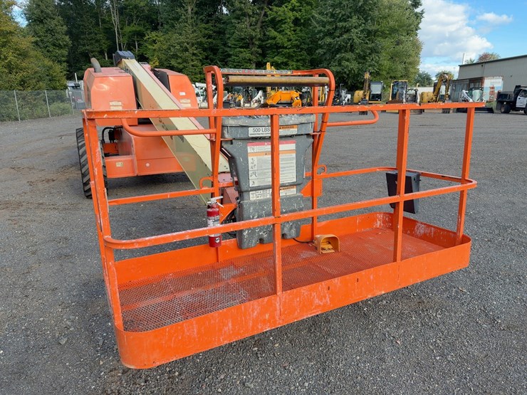 2017-jlg-600s-image-8