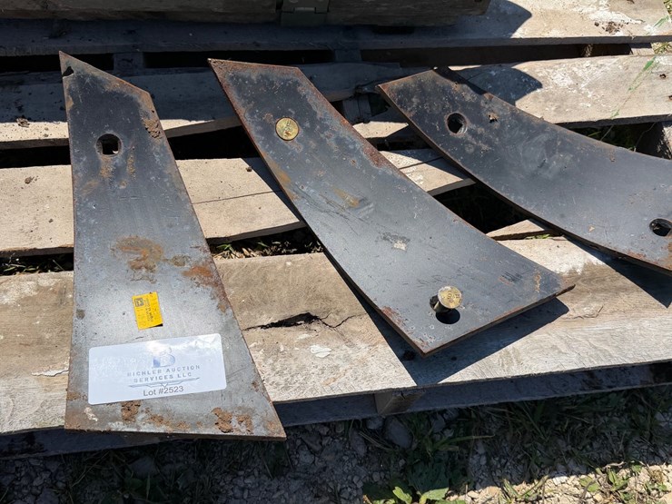 #2523-•-john-deere-mow-board-plow-part-image-3